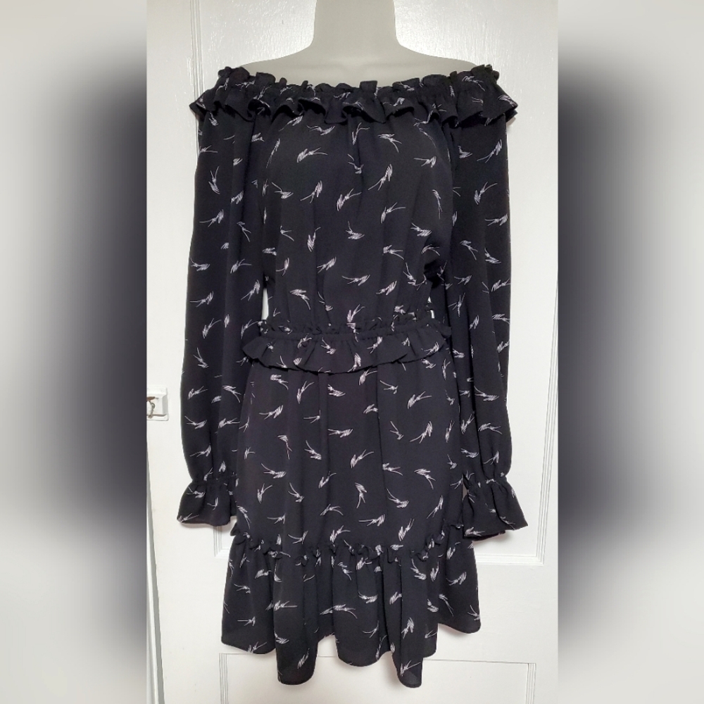 🆕️  MICHAEL KORS off the shoulder mini ruffle dress, sz M
